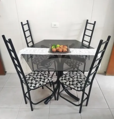 PRONTA ENTREGA: MESA HEXAGONAL | TAMPO DE VIDRO | 4 CADEIRAS |DESIGN MODERNO
