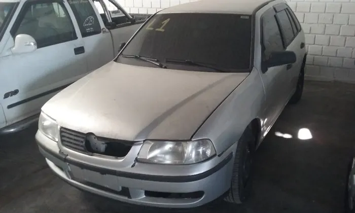 Sucata de Gol G3 1.6 2000 para retirada de peças - Capô já foi vendido