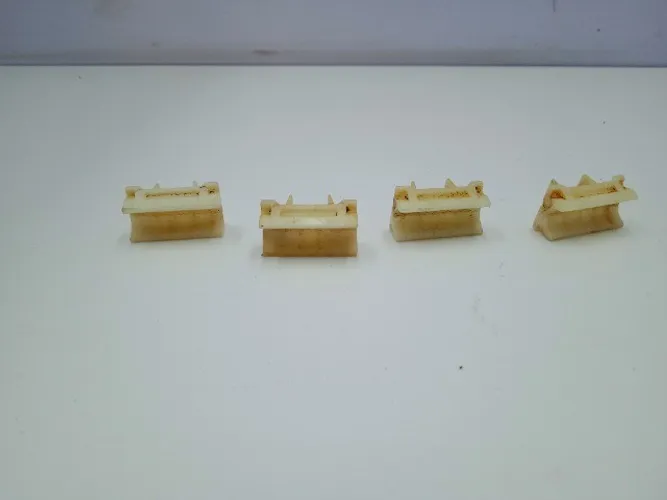 5304 04 Grampos Bucha Fixação Farol Monza 1982 a 1990