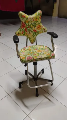 Cadeira Infantil  para salão de beleza