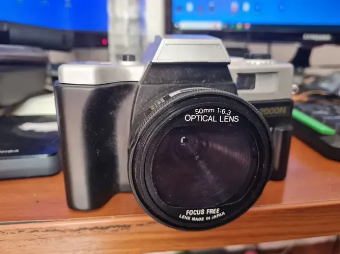 Câmera fotográfica analógica yashica 200n vintage