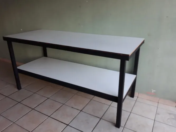 Bancada de aço para oficina