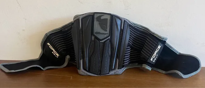 Cinta Abdominal para Motocross.