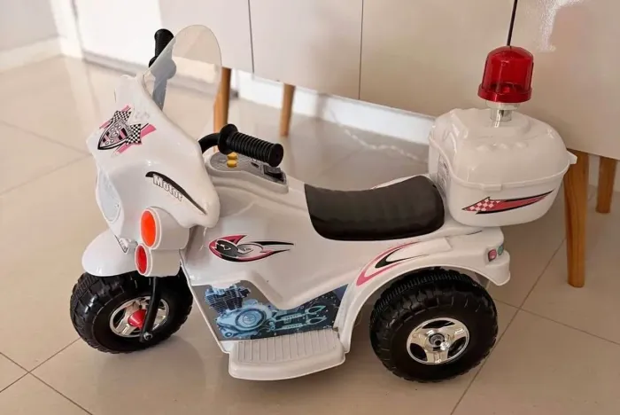 Moto a bateria recarregável 