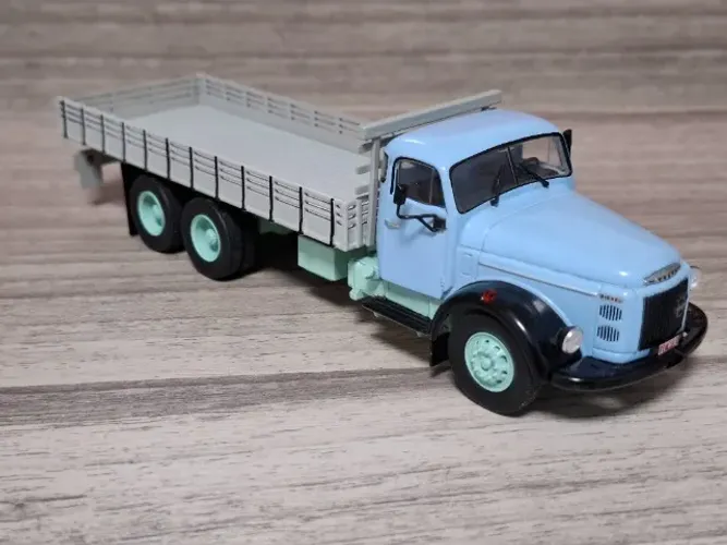 Caminhões Brasileiros = Fascículo + Miniatura Volvo L395 Titan