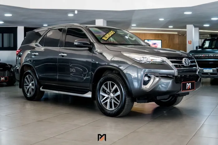 Toyota Hilux SW4 SRX 4X4 2.8 TDI 16V Dies. Aut. 2019