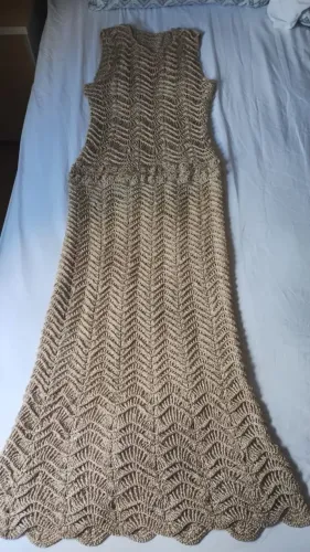 VESTIDO LONGO EM CROCHÊ DOURADO