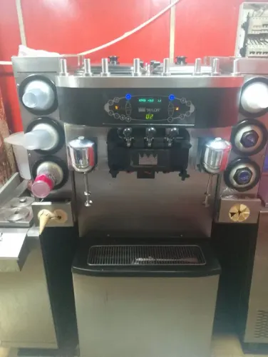 Máquina de sorvete Taylor 712