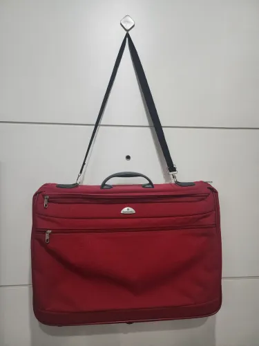 Mala vermelha porta terno ou vestido festa Samsonite vintage 