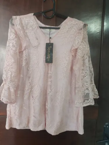 Blusa de renda rosa