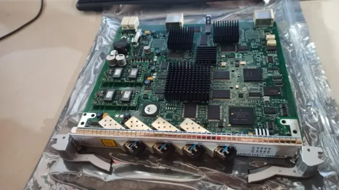 Placa de circuito eletrônico para equipamentos de telecomunicação