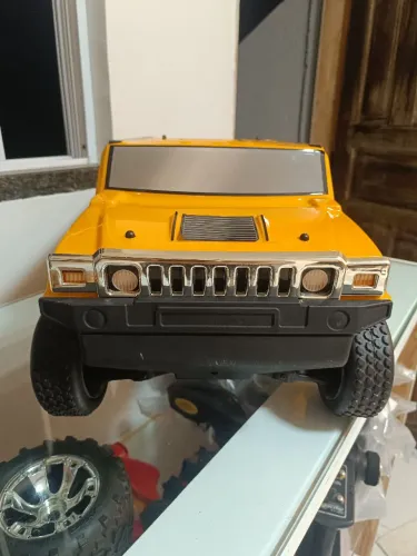Hummer H2 - Carro de Controle Remoto Automodelo Escala 1/8