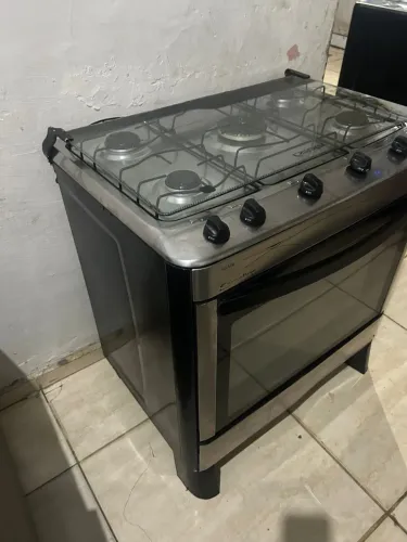 Fogão inox 5 bocas potente pegando tudo, faço entrega