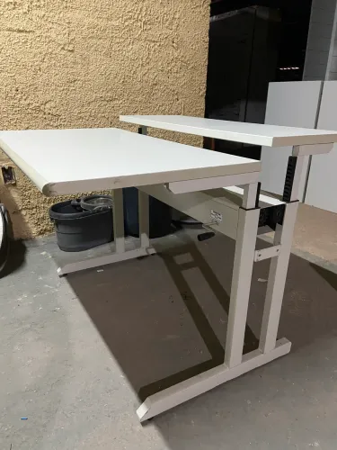 Mesa de escritório / Call Center para empresas regulável 