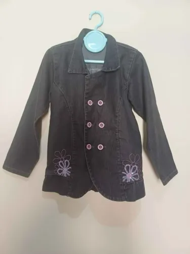 Casaco Jeans  Marca turma da vivi Tamanho 6 