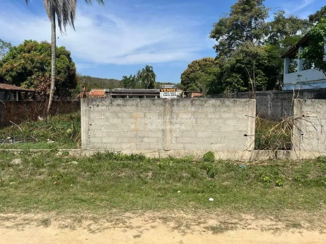 Terreno Amplo e Murado à Venda 978 m² no Jardim Ipitangas, Araruama!