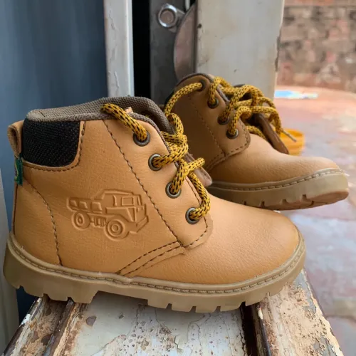 Botas de Couro Marrom para Bebê