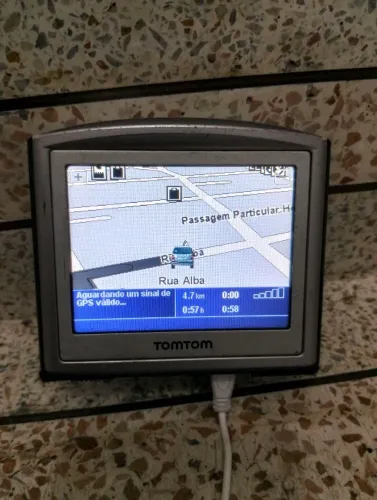 GPS Navegador TomTom ONE Clássico - Perfeito para Colecionadores ou Uso Casual
