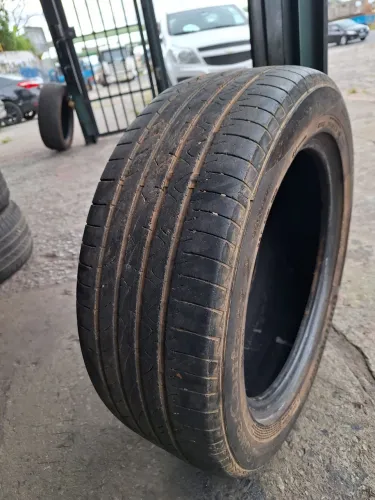 Pneu 205 55 16 Continental (meia-vida)