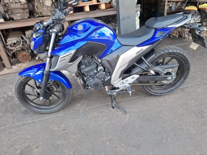 Moto Fazer 250 Yamaha 