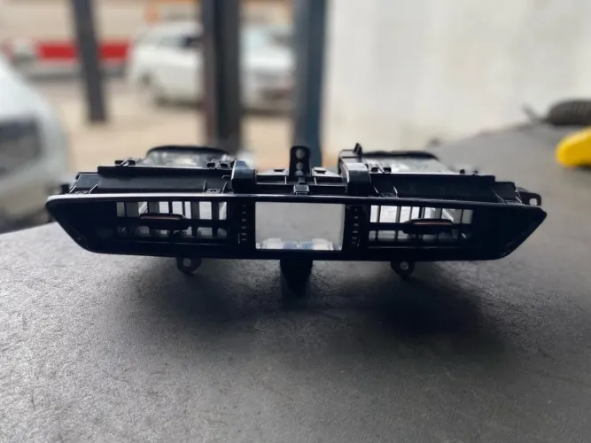 Difusor De Ar Central Toyota Hilux 2016 A 2020 Original 