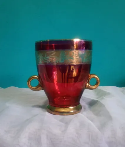 Antigo balde para gelo anos 50 vermelho com detalhes na cor dourada 