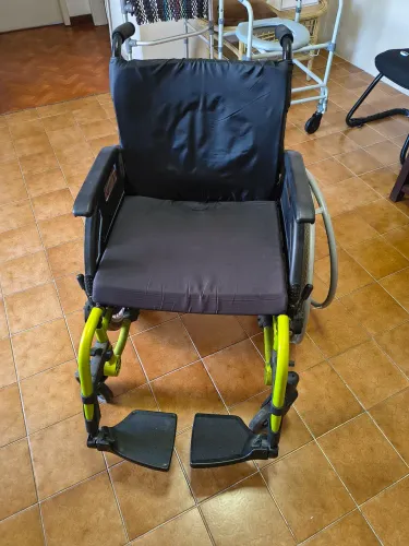 Cadeira de Rodas