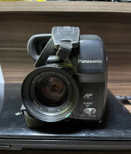 Câmera fotográfica Panasonic (para retirada de peças)