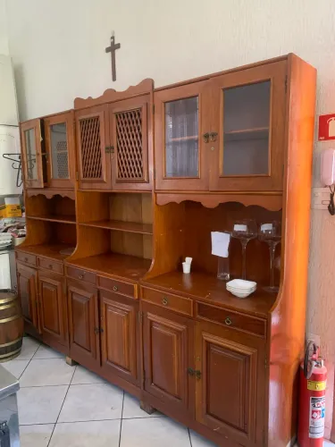 Oportunidade excelente! Linda estante de madeira maciça ! Oportunidade!