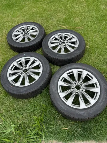 Jogo de Rodas de 17" Toyota Corolla Cross XR 2025/2026 + Pneus Dunlop 215 / 60 R17