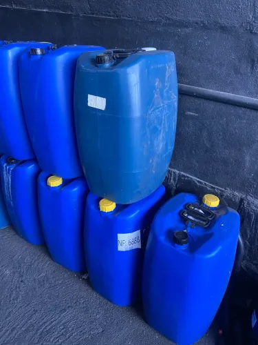 Vendo bombona de plástico 50l 