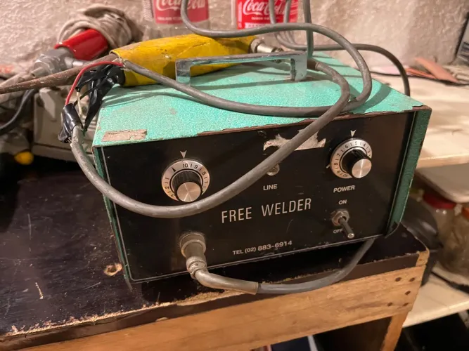 Máquina antiga de limpeza aço FREE WELDER