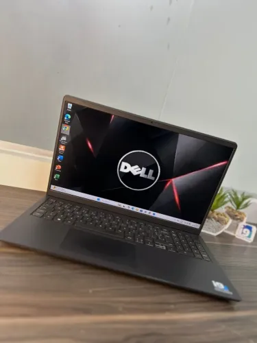 Notebook Dell Inspiron 15- 3520  Processador: i5- 1235U 1.3GHz- 12°G  8GB DDR4 256GGB