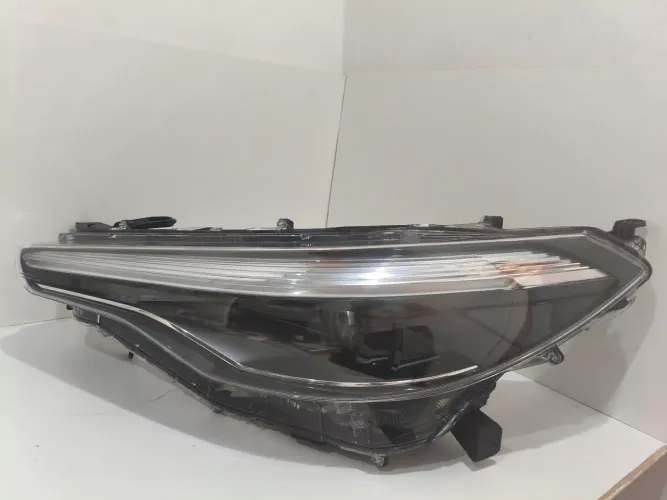 FAROL COROLLA CROSS LED ESQUERDO 2022/2024 ORIGINAL USADO