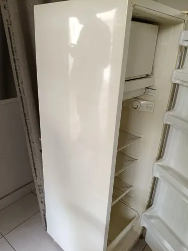 Vendo geladeira Consul 240 lts