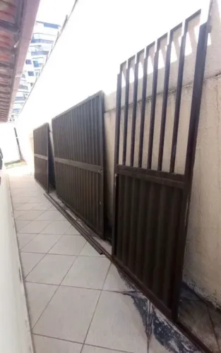 Vende portão de correr 2 folhas e portão de pedestre. Oportunidade!!