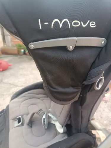 Vendo Carrinho de bebê Premium Italiano I-Chicco. Gira em um ângulo de 360°,freio na mão.