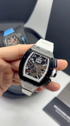 Richard Mille automático preto e branco