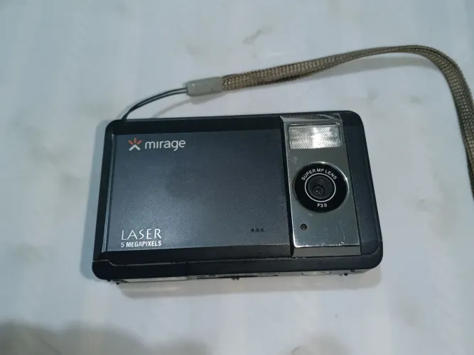 Câmera Digital Mirage Laser 5 MP.