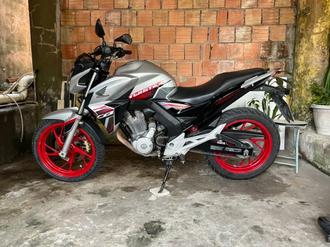 Vendo CB TWISTER 250F 