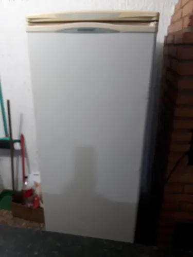 ?eladeira Brastemp perfeito estado só 350 reais é Branca