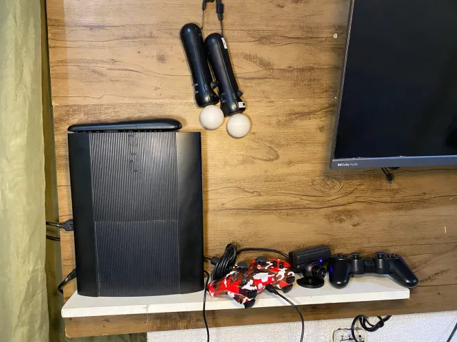 PS3 250GB Desbloqueado + PS Move Original + Jogos