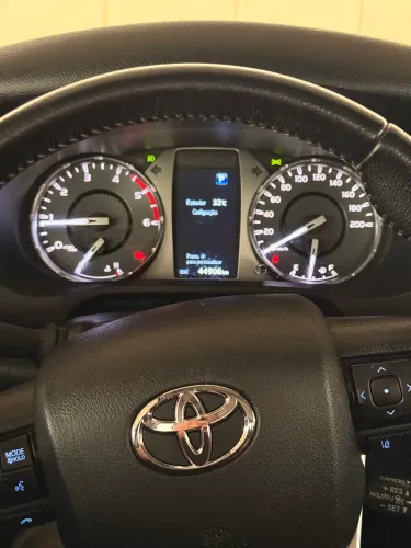 Toyota Hilux CD SRX Plus 4X4 2.8 TDI Die. Aut. 2024