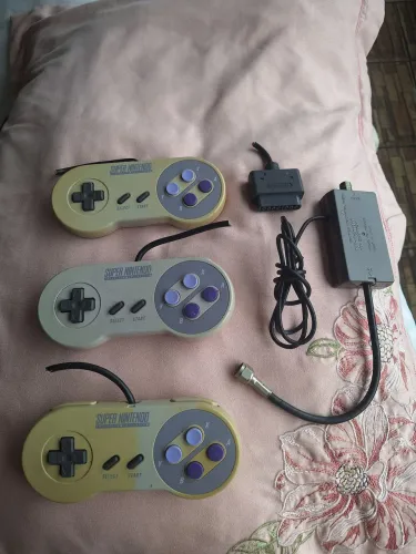 3 Controles Para Super Nintendo Originais (para consertar) + 1 RF adaptador 