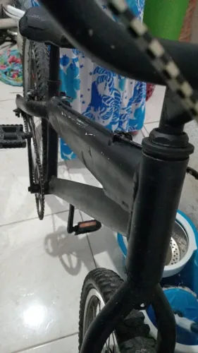 Vendo uma Bike aro 26 Caloi quadro todo de alumínio