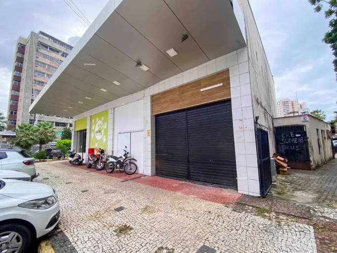 Loja com mezanino e estacionamento em localização estratégica no Cocó