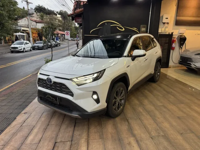 Toyota RAV4 2.0 High 4X2 16V Aut. 2024