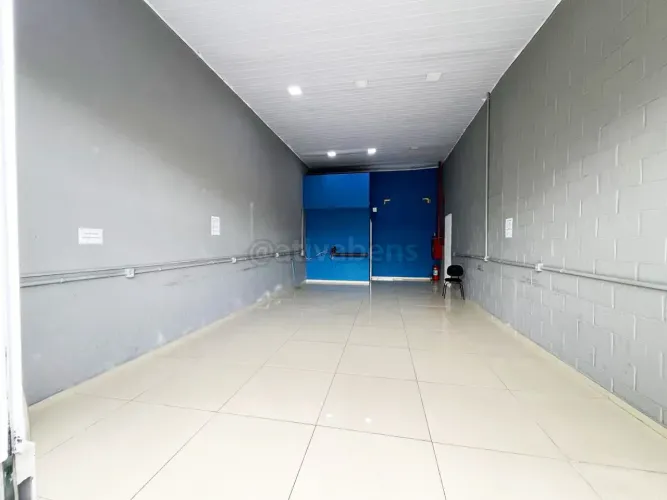 Loja de rua e avenida principal aproximadamente 70 m2 com porta automática