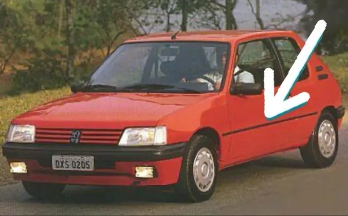 Frisos laterais carroceria do Peugeot 205
