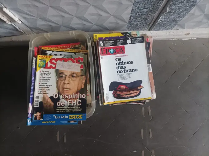 Revistas Isto É, Epoca e outras.